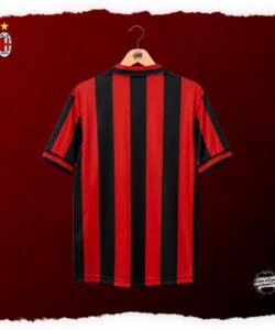 Alternative view of MILAN (Home 1990/91)